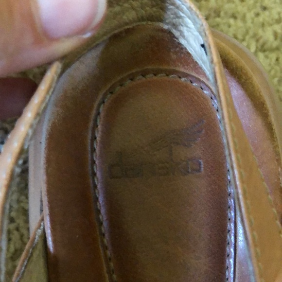 Dansko size 40 tan sandal - Picture 4 of 6